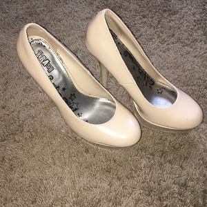 Women’s Nude Platform Heels 👠